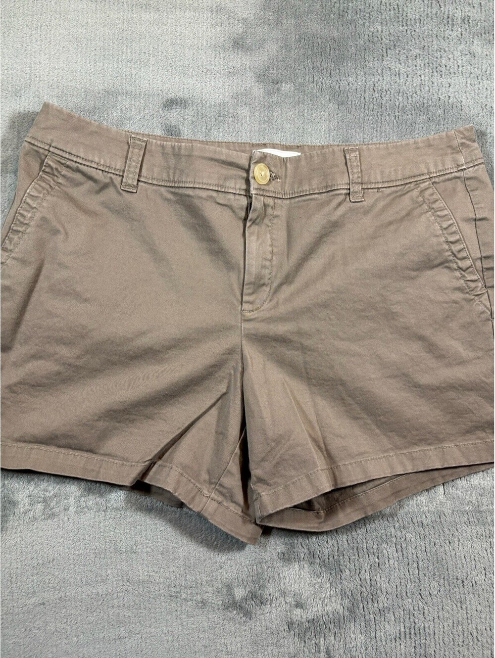 Liz Claiborne Women’s Shorts Khaki Size 14 Chino Cotton Blend Stretch Casual